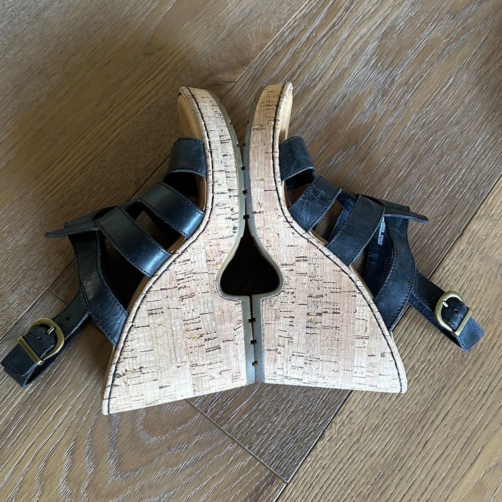 Børn Bernese Cage Wedge Sandal In Black Leather - Picture 10 of 12